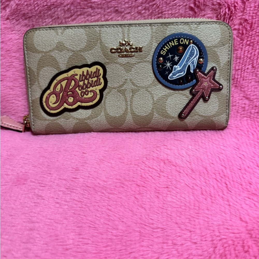 Disney Cinderella Coach Beige Tote Bag with Pink Accents - Picture 4 of 7